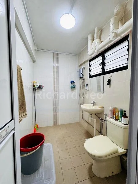 Executive HDB for Sale in  221 Bukit Batok East Avenue 3 - Image 7