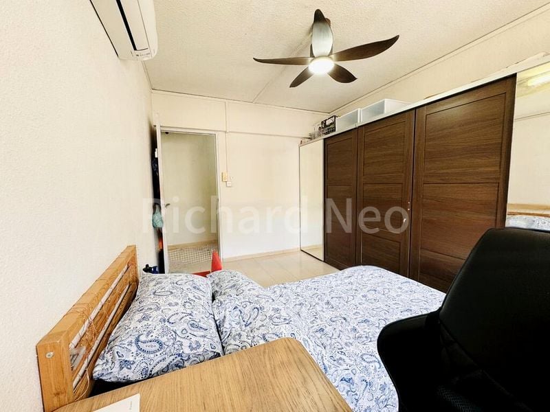 Executive HDB for Sale in  221 Bukit Batok East Avenue 3 - Image 10