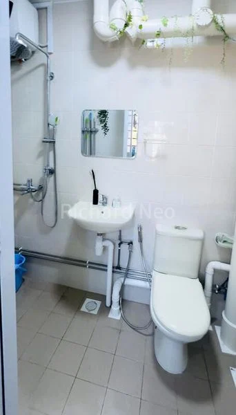 Executive HDB for Sale in  221 Bukit Batok East Avenue 3 - Image 12