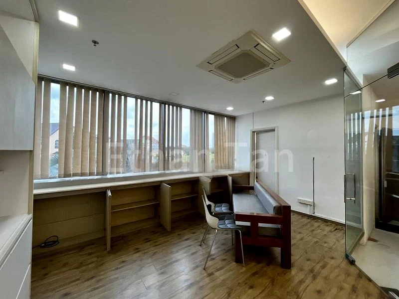 Light Industrial (B1) for Rent: One Pemimpin - Image 4