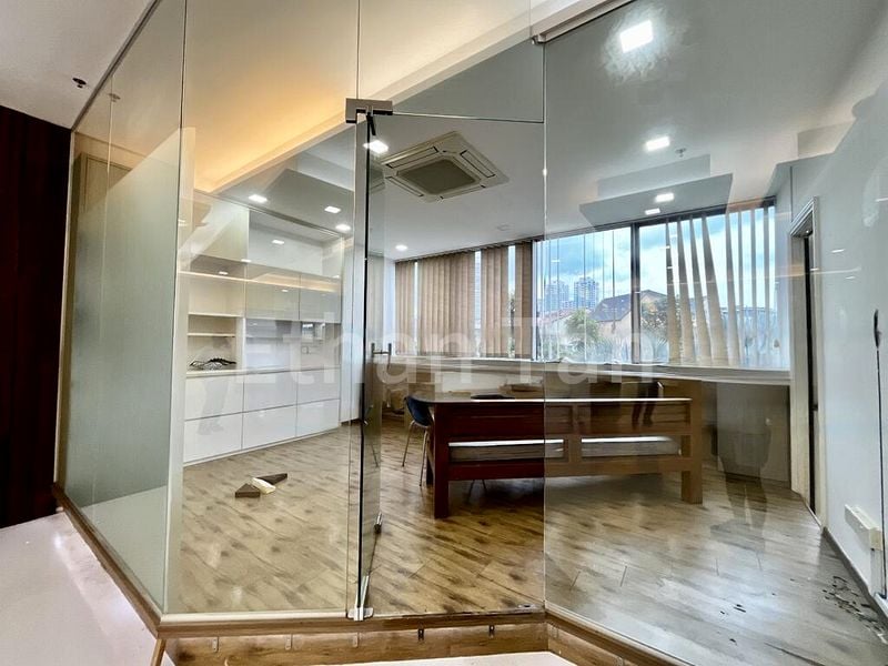 Light Industrial (B1) for Rent: One Pemimpin - Image 5