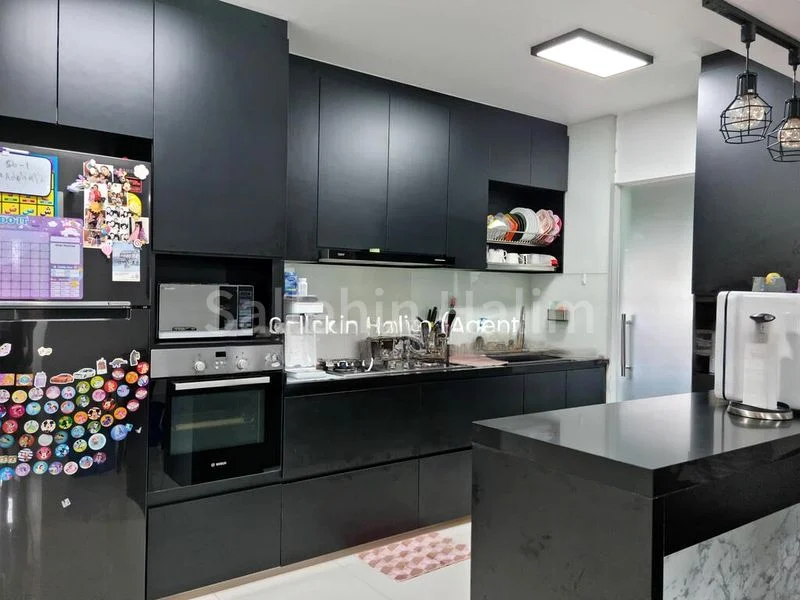 5 Room (5I) HDB for Sale in  494J Tampines Street 45 - Image 2