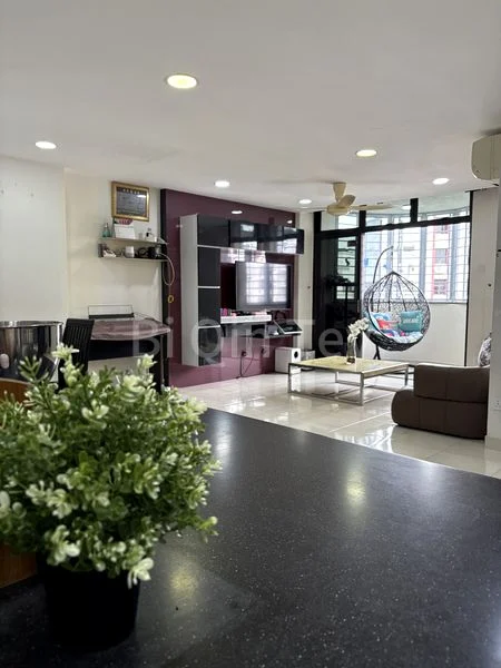 Executive HDB for Sale in 360B Admiralty Drive - Image 1