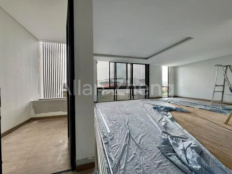 7 Bed Semi-Detached House (Landed) for Sale in  Canberra Drive - Image 5