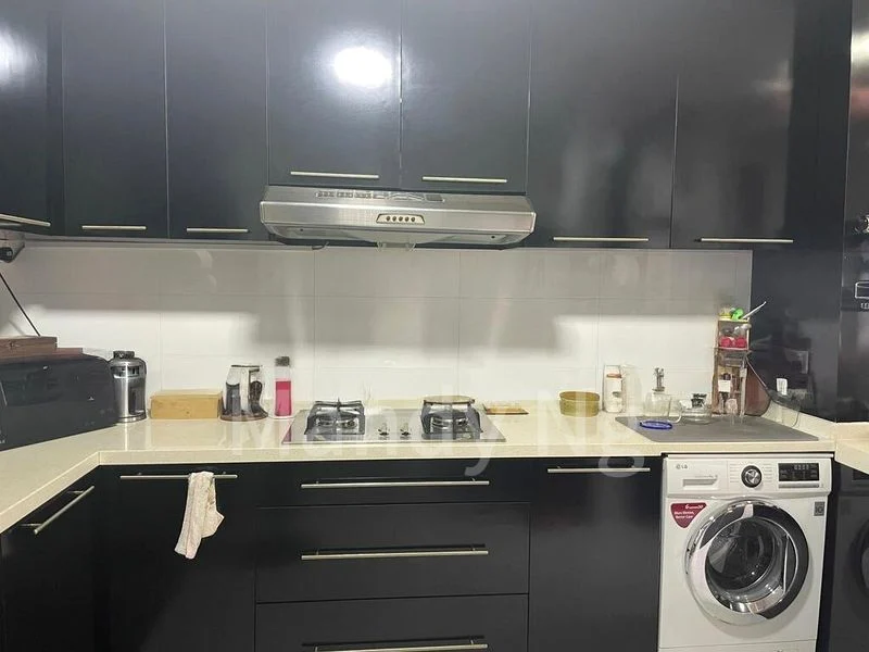 Maisonette HDB for Rent in  647 Hougang Avenue 8 - Image 1