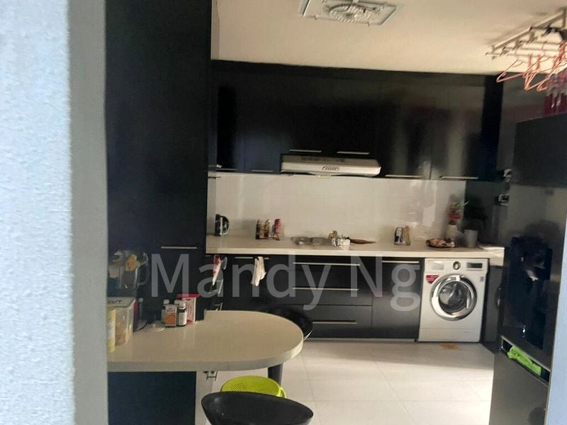 Maisonette HDB for Rent in  647 Hougang Avenue 8 - Image 6