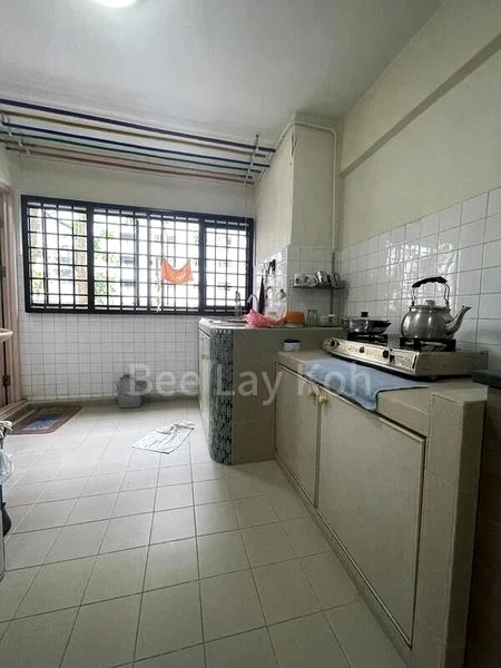 3 Room (3NG) HDB for Rent in  218 Ang Mo Kio Avenue 1 - Image 6