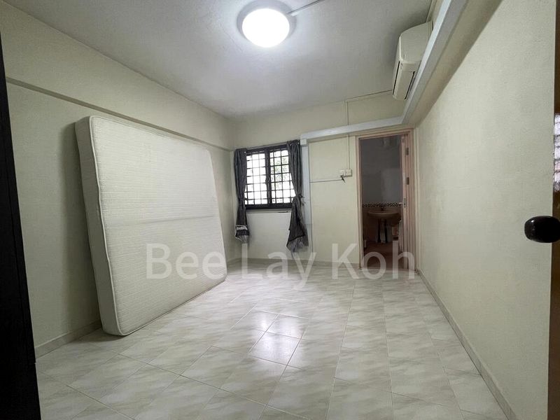 3 Room (3NG) HDB for Rent in  218 Ang Mo Kio Avenue 1 - Image 5