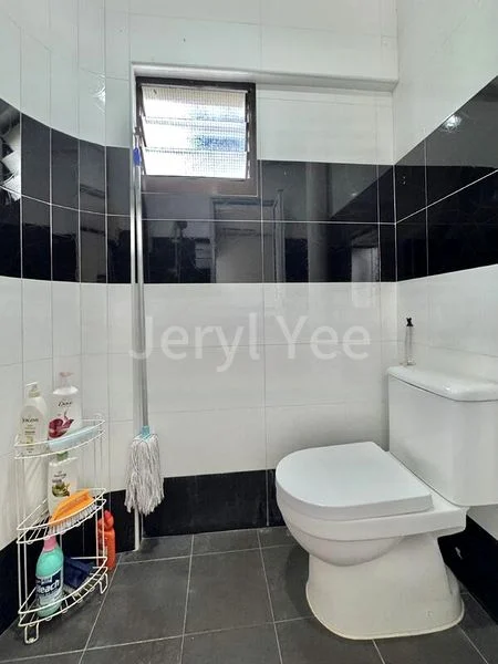 3 Room (3STD) HDB for Sale in  127 Hougang Avenue 1 - Image 7