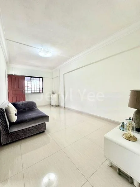 3 Room (3STD) HDB for Sale in  127 Hougang Avenue 1 - Image 2