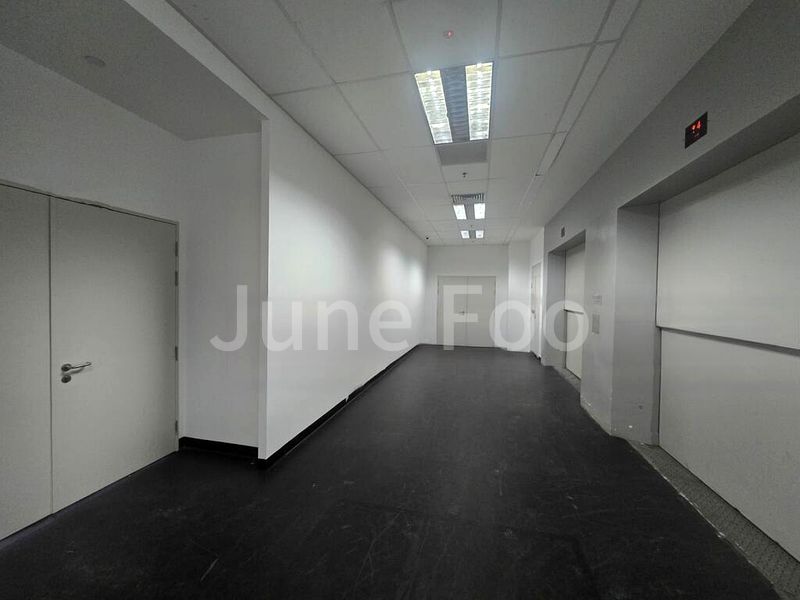 Light Industrial (B1) for Rent: Corporation Place - Image 5