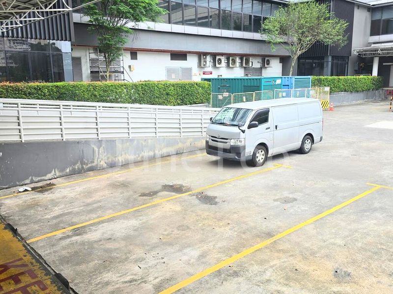 Light Industrial (B1) for Rent: Corporation Place - Image 2