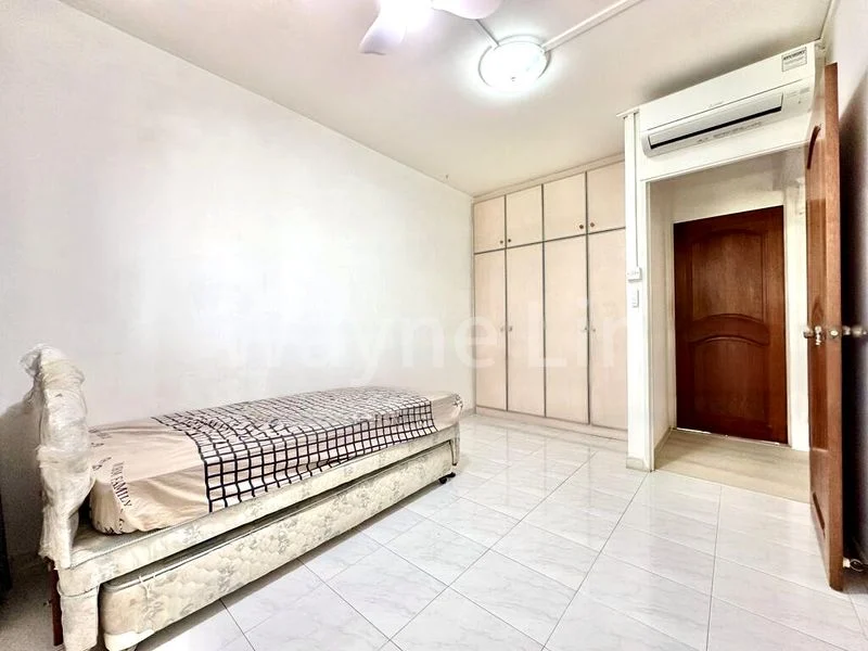 Common Room (HDB) for Rent in  141 Simei Street 2 - Image 1