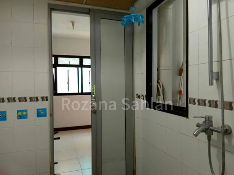 2 Room (2A) HDB for Sale in 372 Jurong East Street 32 - Image 5
