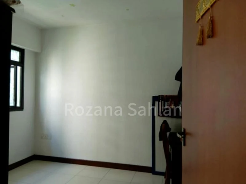 2 Room (2A) HDB for Sale in 372 Jurong East Street 32 - Image 2