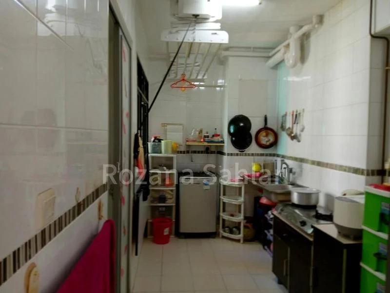 2 Room (2A) HDB for Sale in 372 Jurong East Street 32 - Image 4