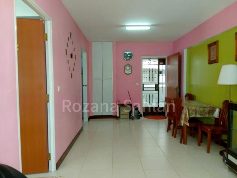 2 Room (2A) HDB for Sale in 372 Jurong East Street 32 - Image 1
