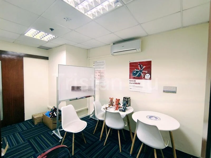 Office for Sale: International Plaza - Image 2