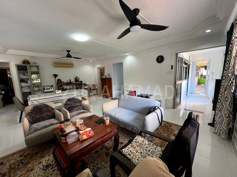 Executive HDB for Sale in  134 Pasir Ris Street 11 - Image 1