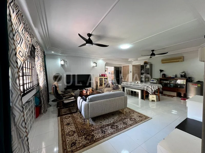 Executive HDB for Sale in  134 Pasir Ris Street 11 - Image 3