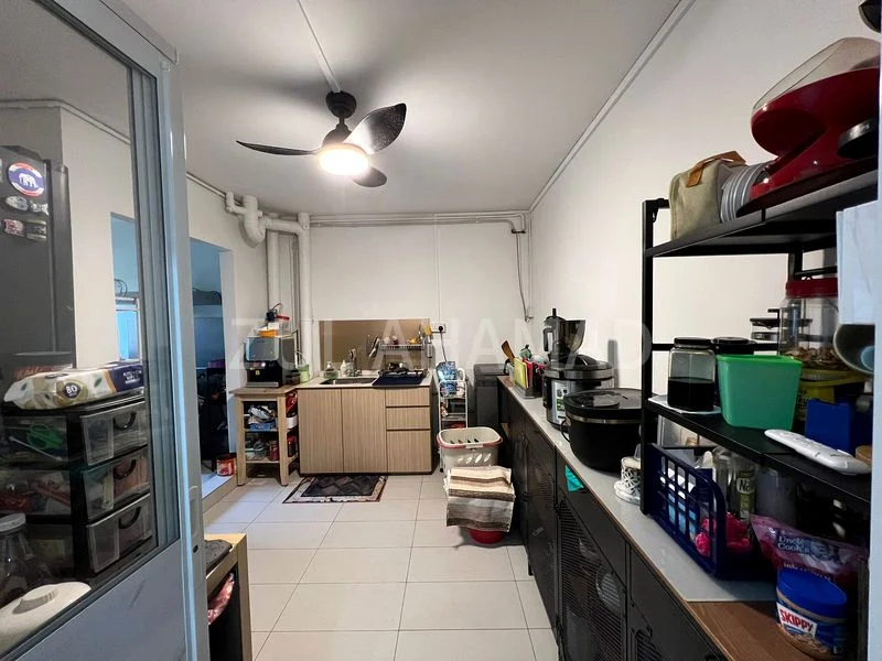 Executive HDB for Sale in  134 Pasir Ris Street 11 - Image 7