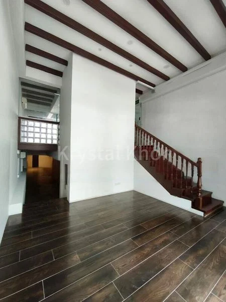 Shop / Shophouse for Rent: A Unique 3.5-Storey Whole Building Shophouse on Main Road, Fully-Covered Walkway to MRT - Image 18