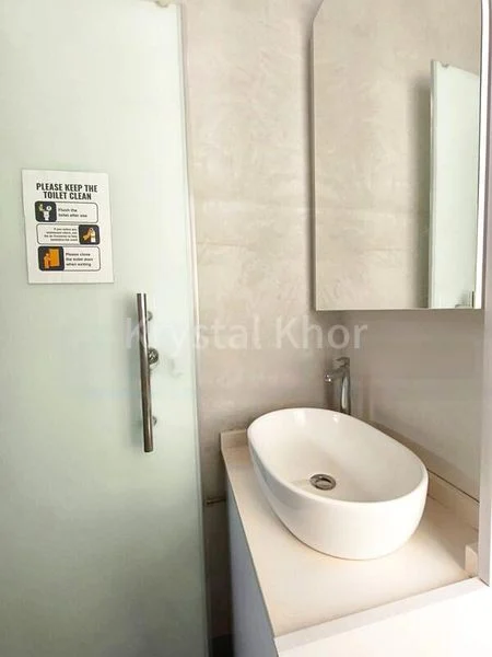 Shop / Shophouse for Rent: A Unique 3.5-Storey Whole Building Shophouse on Main Road, Fully-Covered Walkway to MRT - Image 1