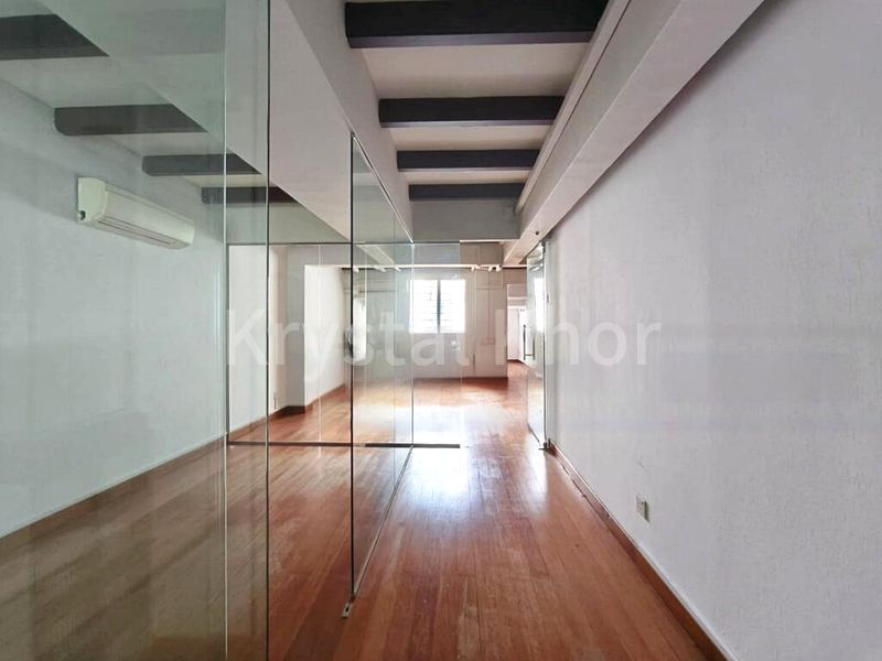Shop / Shophouse for Rent: A Unique 3.5-Storey Whole Building Shophouse on Main Road, Fully-Covered Walkway to MRT - Image 10
