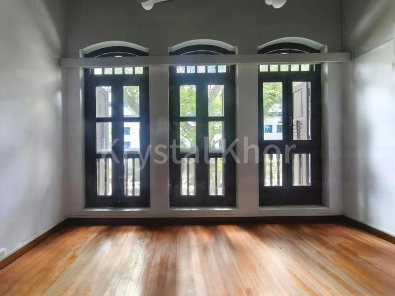 Shop / Shophouse for Rent: A Unique 3.5-Storey Whole Building Shophouse on Main Road, Fully-Covered Walkway to MRT - Image 16