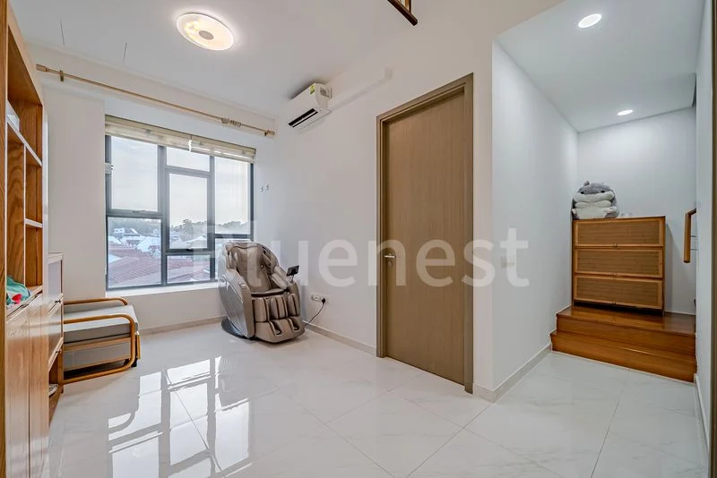 3 Bed Apartment (Condo) for Sale in 183 Longhaus - Image 1
