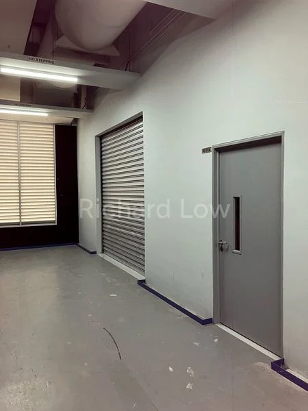 Warehouse for Rent in  Keppel Road - Image 1