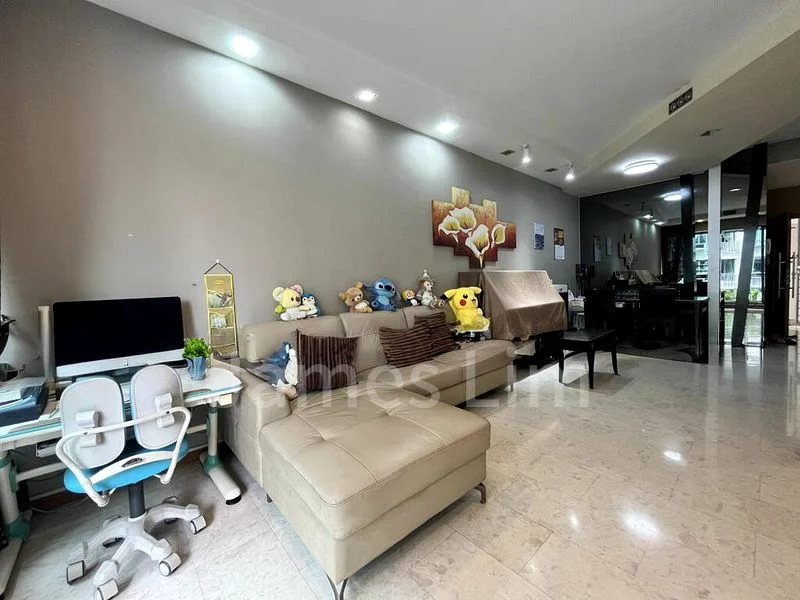 3 Bed Condo for Rent in  The Quintet - Image 3