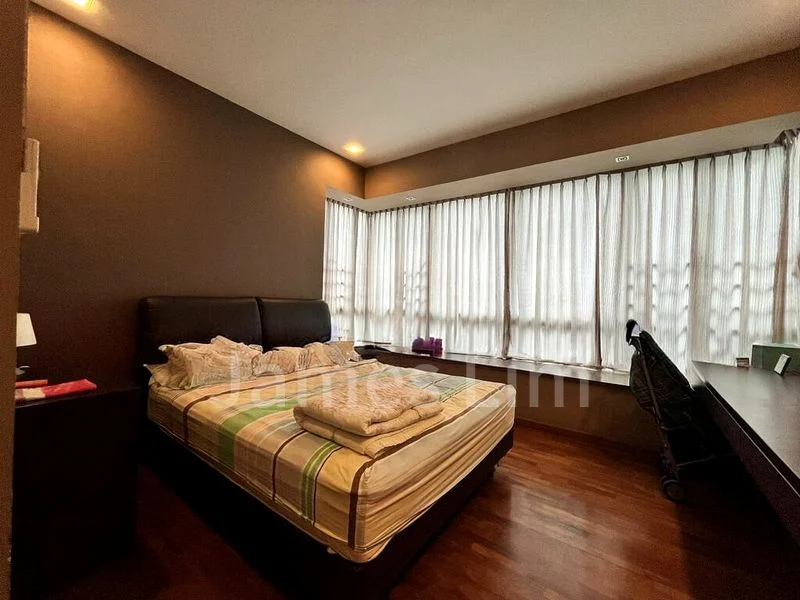 3 Bed Condo for Rent in  The Quintet - Image 8