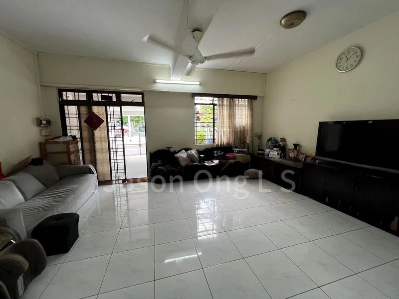 5 Bed Terraced House (Landed) for Sale in Sennett Estate - Image 4