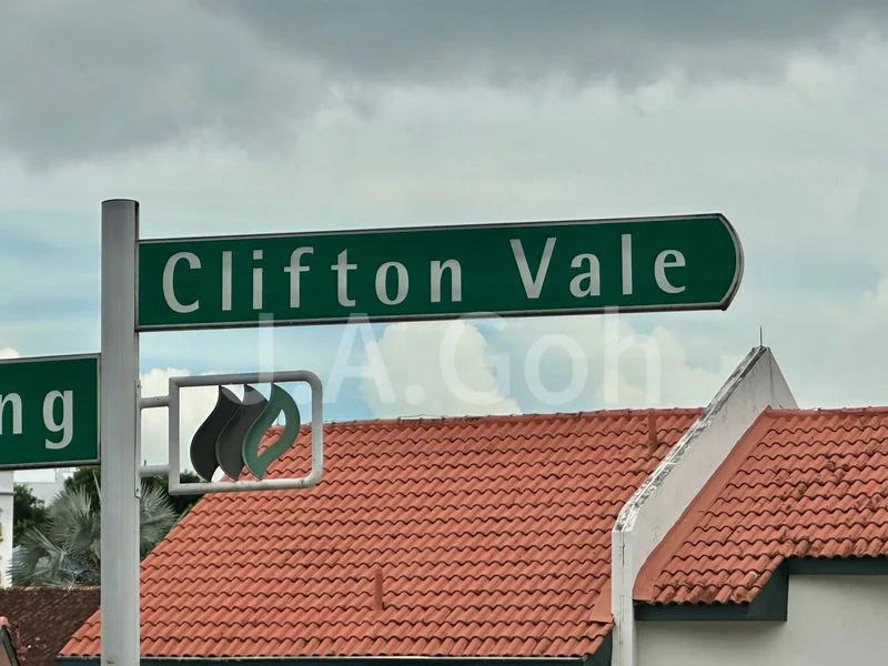 6 Bed Terraced House (Landed) for Sale in  Braddell Heights Estate - Image 8