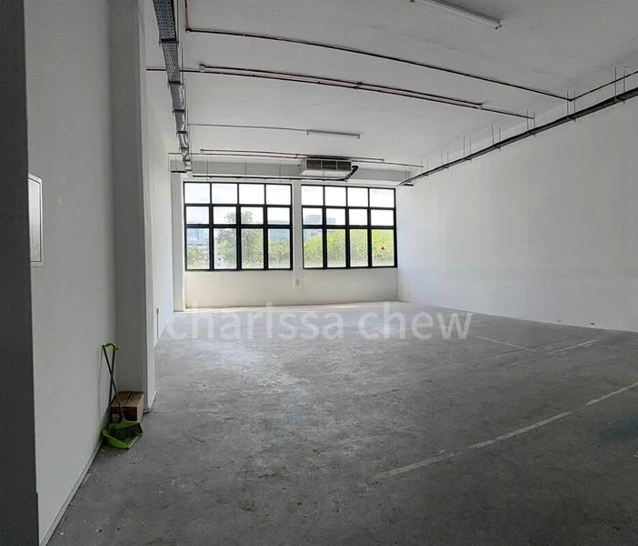 Light Industrial (B1) for Rent: Spaze - Image 1