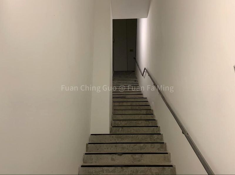 Light Industrial (B1) for Rent: Nordcom II - Image 7