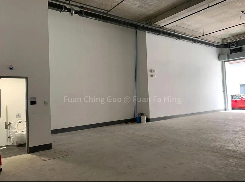 Light Industrial (B1) for Rent: Nordcom II - Image 4