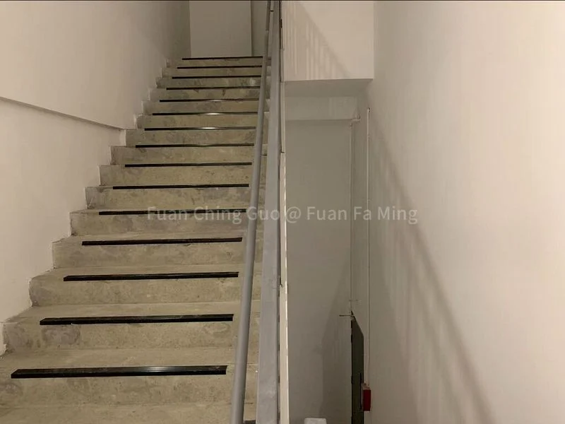 Light Industrial (B1) for Rent: Nordcom II - Image 11