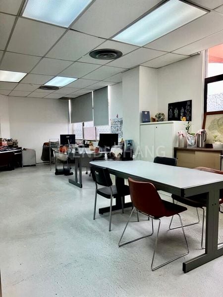 Office for Sale: Manhattan House - Image 1