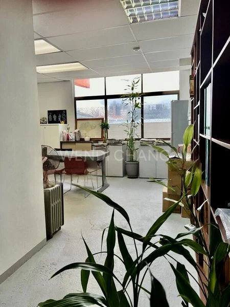 Office for Sale: Manhattan House - Image 2