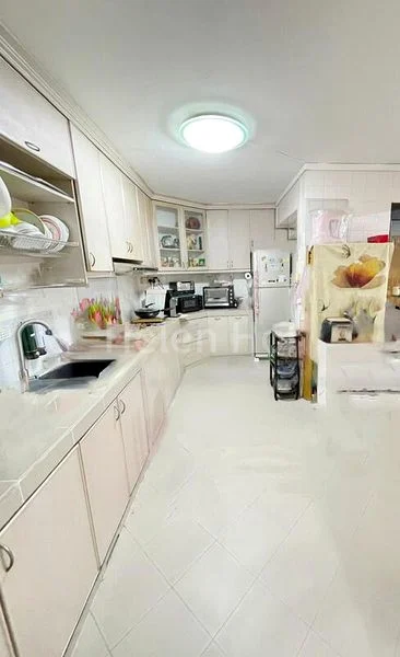 5 Room (5I) HDB for Sale in  415 Woodlands Street 41 - Image 5