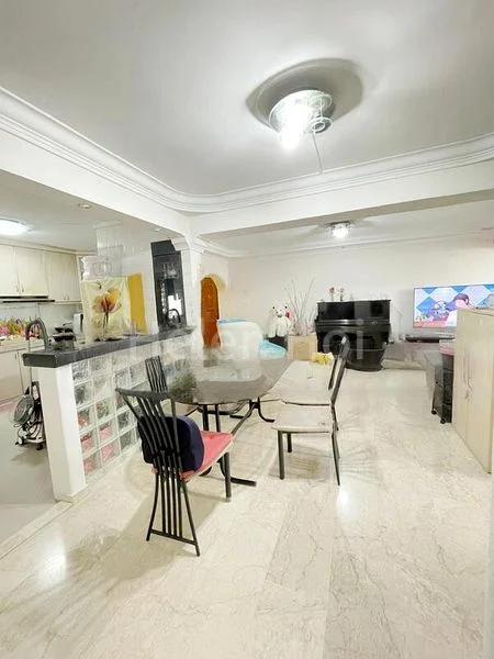 5 Room (5I) HDB for Sale in  415 Woodlands Street 41 - Image 1