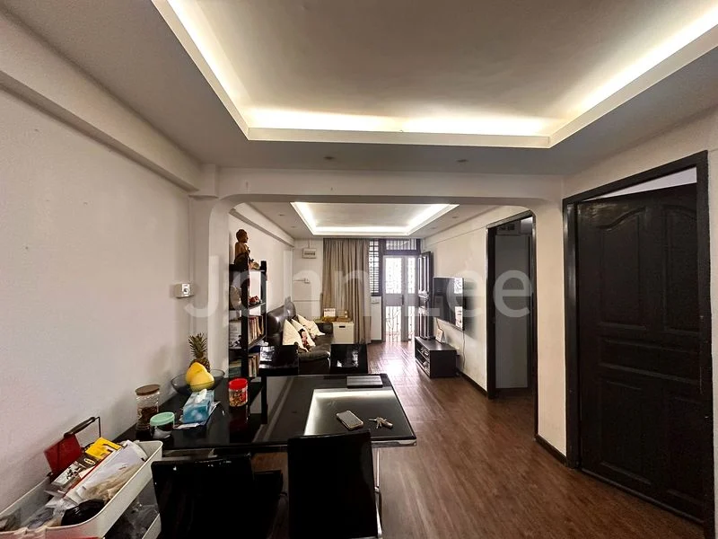 3 Room (3I) HDB for Sale in 195 Kim Keat Avenue - Image 1