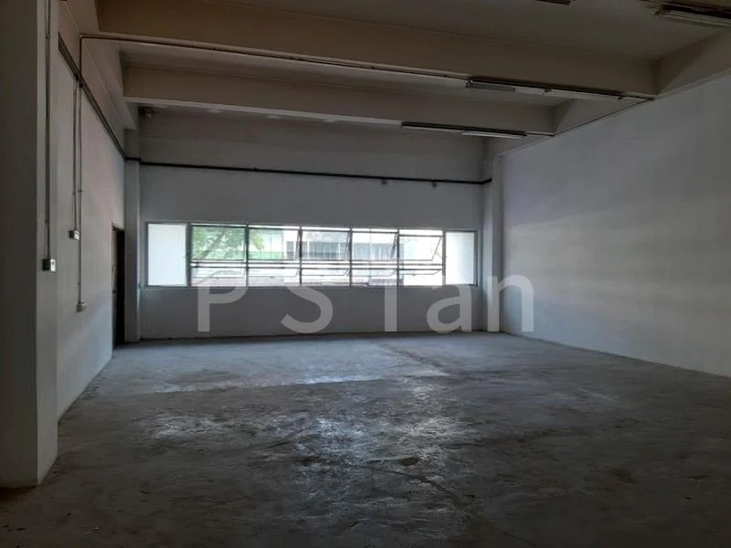Light Industrial (B1) for Rent in  Greatland Industrial Building - Image 5