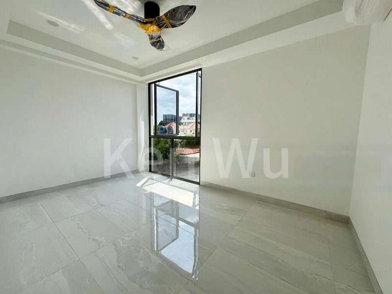 8 Bed Semi-Detached House (Landed) for Sale in  Kembangan Estate - Image 3