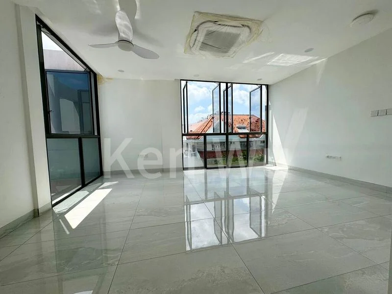 8 Bed Semi-Detached House (Landed) for Sale in  Kembangan Estate - Image 11
