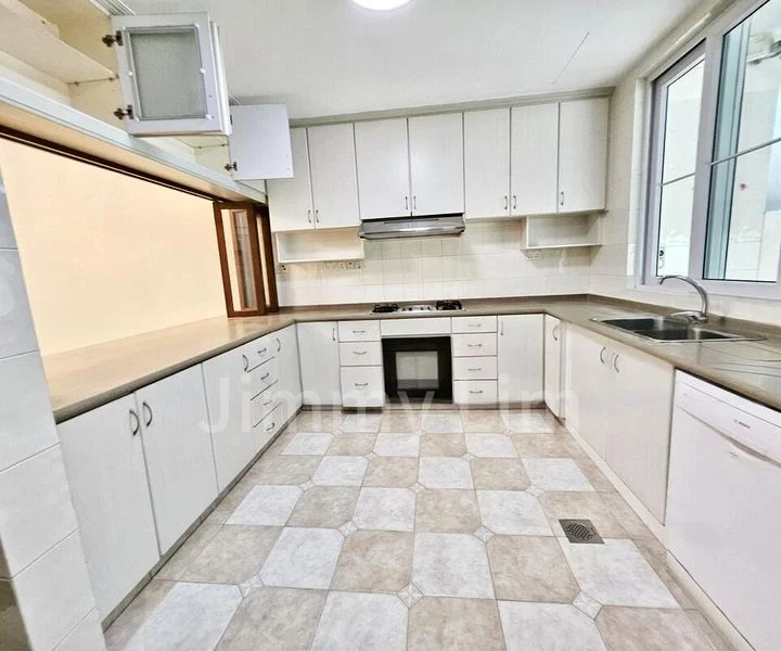 5 Bed Semi-Detached House (Landed) for Rent in  Princess Of Wales Road - Image 7