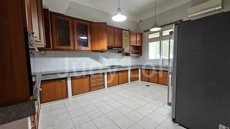 6 Bed Semi-Detached House (Landed) for Rent in  One Tree Hill - Image 5