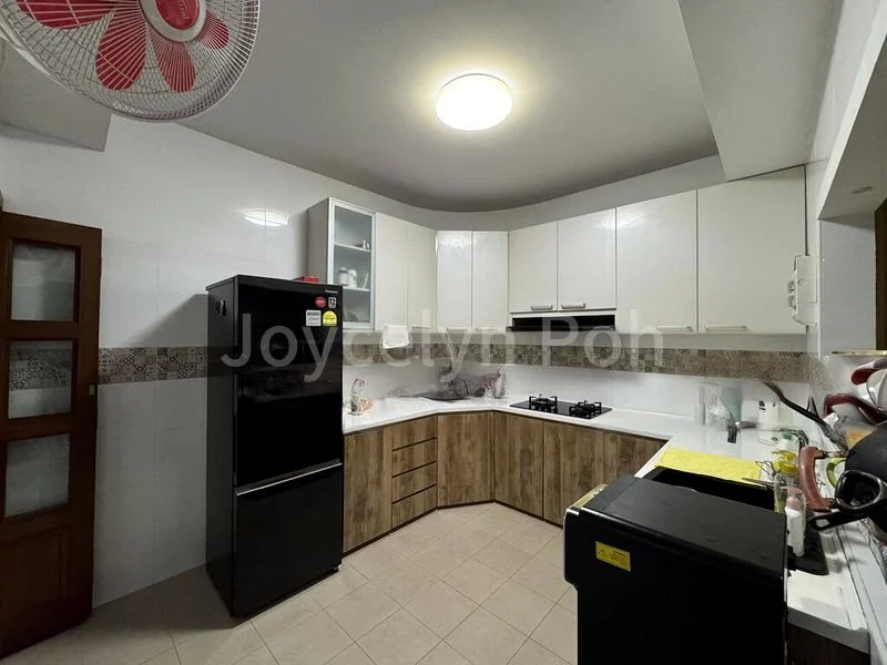 Common Room (Condo) for Rent in  Mandarin Gardens - Image 12